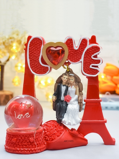 

Archies Red Premium Romantic Lovers Statue Showpiece