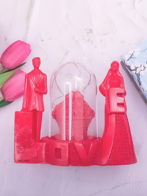 

Archies Red Premium Romantic Lovers Statue Showpiece