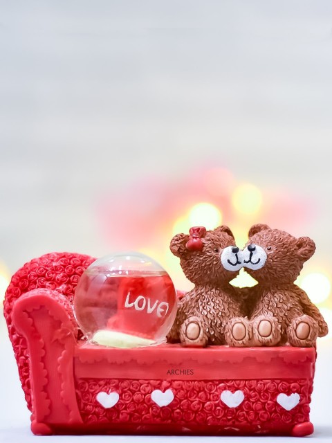 

Archies Red & Brown Teddy Bear Couple Figurine Showpiece