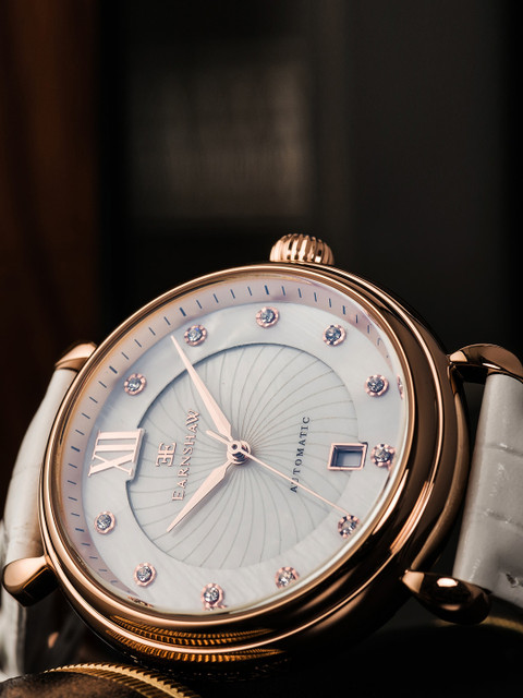 

EARNSHAW Women White Patterned Dial & White Leather Straps Analogue Automatic Motion Powered Watch