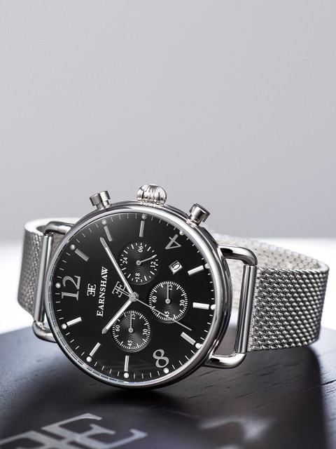 

EARNSHAW Men Black & Silver Toned Bracelet Style Analogue Chronograph Watch