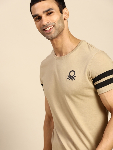 

United Colors of Benetton Men Beige Solid T-shirt