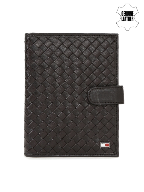 

Tommy Hilfiger Men Brown Basketweave Leather Passport Holder