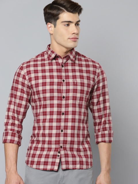 

Indian Terrain Men Maroon & Off-White Pure Cotton Chiseled Fit Tartan Checks Casual Shirt