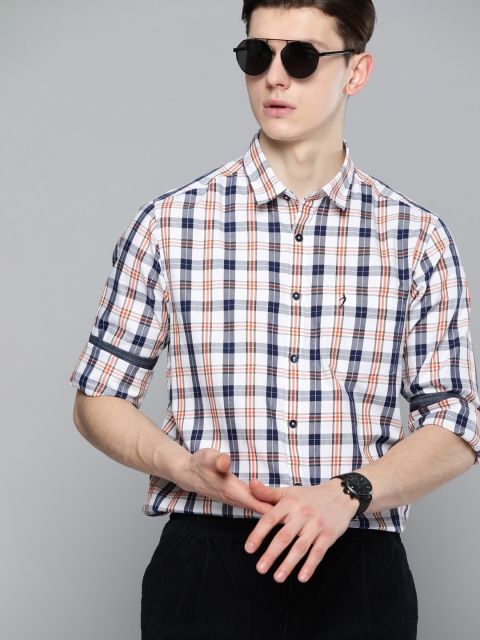 

Indian Terrain Men White & Navy Blue Cotton Slim Fit Tartan Checked Shirt