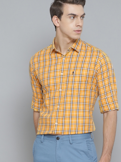 

Indian Terrain Men Mustard Yellow & White Slim Fit Checked Pure Cotton Casual Shirt