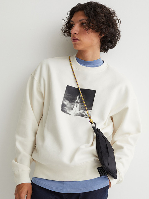 

H&M Men White & Black Printed Relaxed Fit Sweatshirt