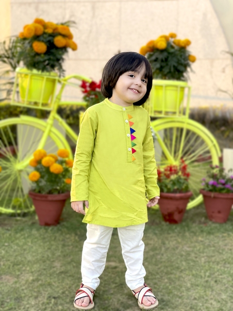 

YK Boys Green Regular Pure Cotton Kurta with Pyjamas