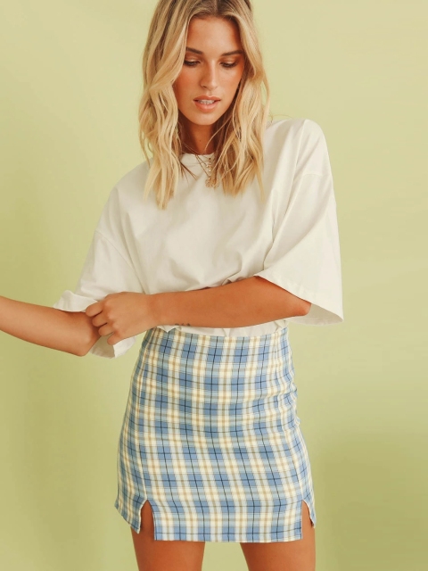 

URBANIC Women Blue & Off-White Checked Mini Straight Skirt