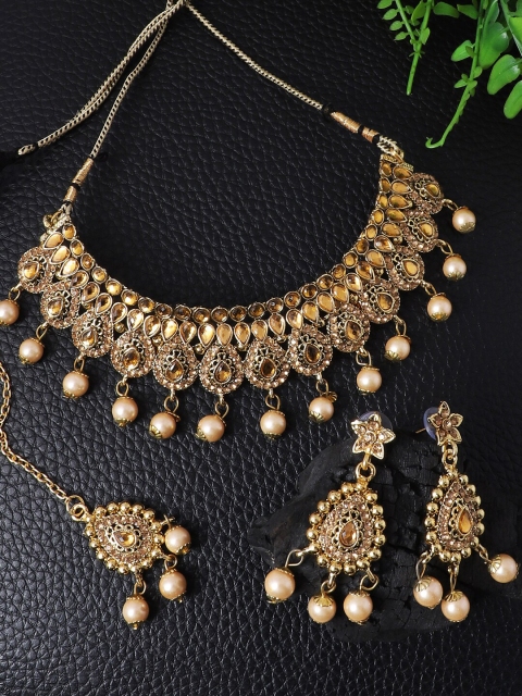 

ANIKAS CREATION Gold-Plated Green & Beige Kundan-Studded & Beaded Jewellery Set