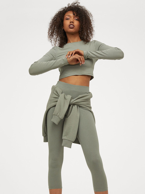 

H&M Women Green Solid Capri Leggings