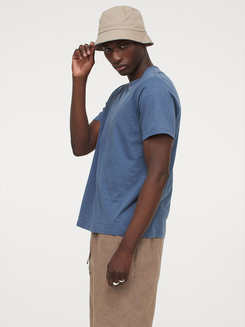 

H&M Men Blue Solid Linen-Blend T-shirt