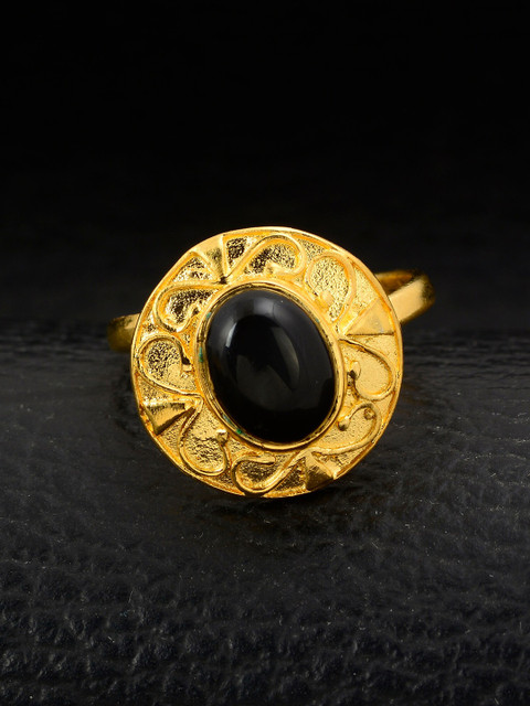 

Silgo Gold-Plated Black Stone-Studded Finger Ring