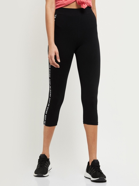 

max Women Black Capris