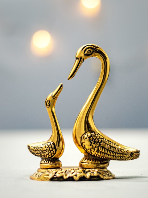 

Archies Gold-Toned & Pink Solid Swan Diwali Gift Set