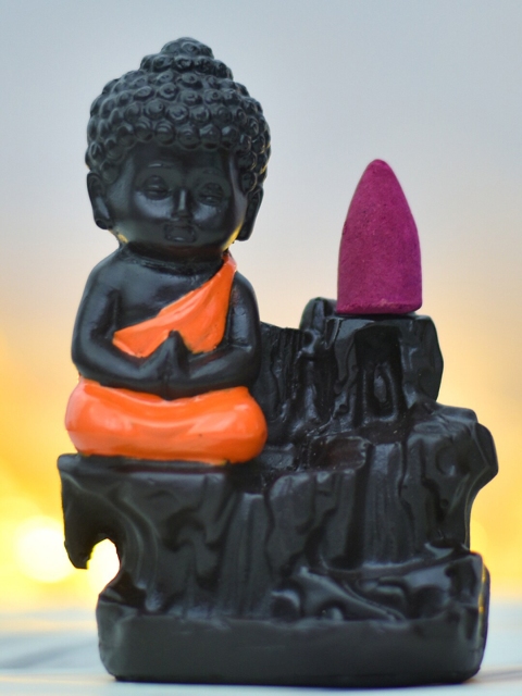 

Archies Black & Brown Buddha Showpiece Gift Set