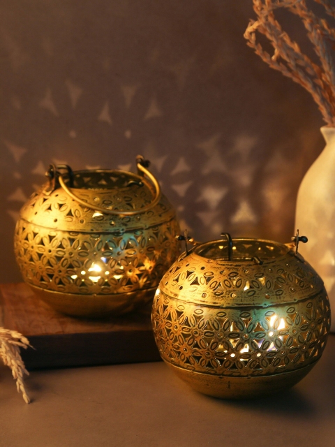 

Bigsmall Set of 2 Gold-Toned Vintage Gold Candle Holder