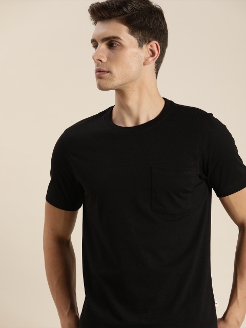 

Invictus Indoor Men Black Solid Round-Neck Casual T-shirt With Chest Pocket