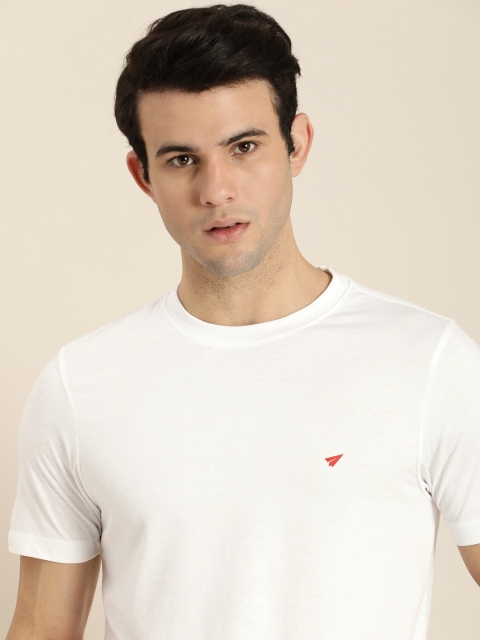 

INVICTUS Men White Solid Round Neck T-shirt