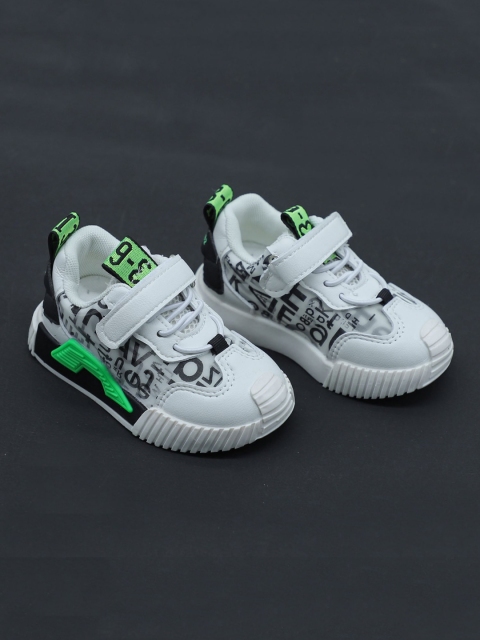 

FEETWELL SHOES Unisex Kids White & Green Printed Sneakers