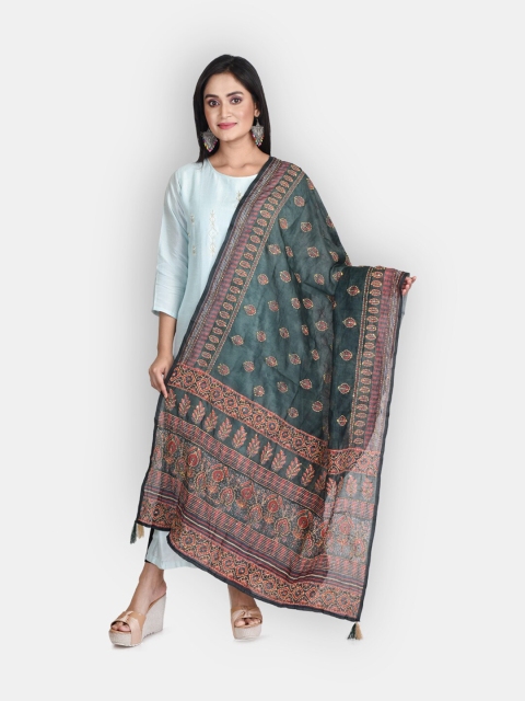 

Sanwara Green & Pink Embroidered Pure Silk Dupatta With Thread Work