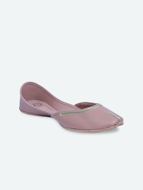 

NR By Nidhi Rathi Women Peach-Coloured Colourblocked Mojaris Flats