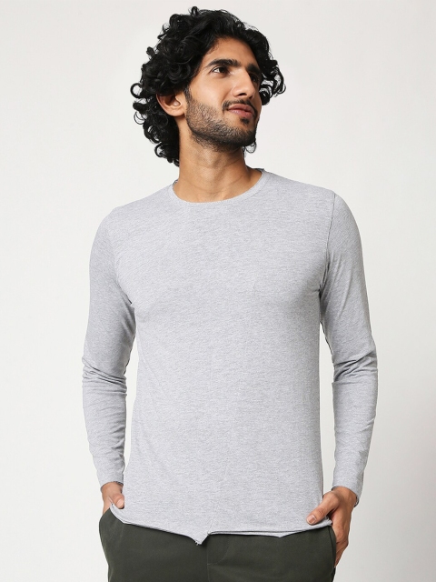 

Bewakoof Men Grey Solid T-shirt