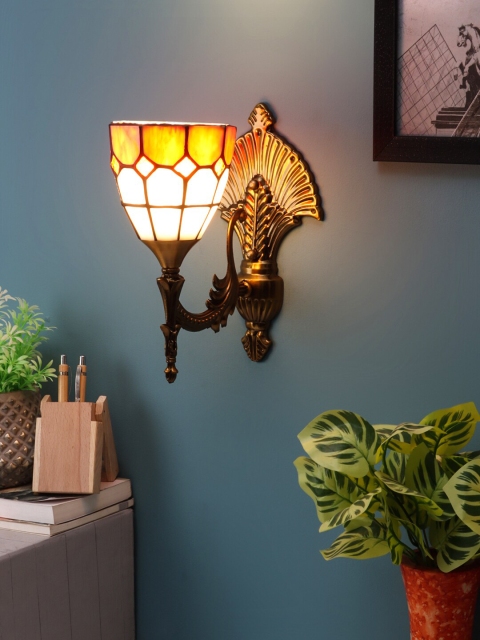 

ceradeco Unisex Gold-Toned & White Cube Textured Contemporary Wall Lamp