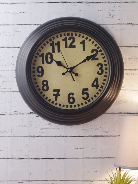 

House Of Accessories Black & Beige Vintage Wall Clock