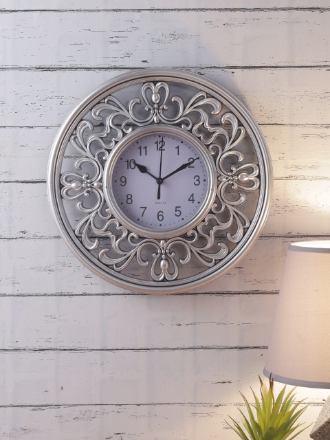 

House Of Accessories Silver-Toned & White Vintage Wall Clock