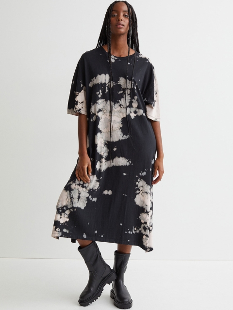 

H&M Women Beige & Black Printed Cotton T-shirt Dress