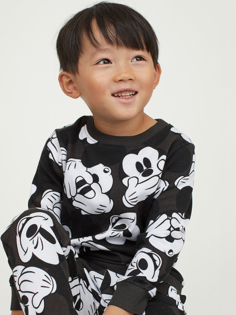

H&M Boys Grey Printed Sweatshirt