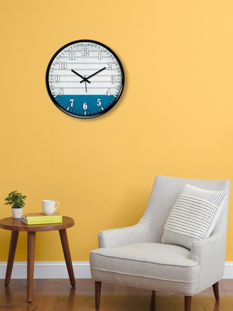 

999Store White & Blue Printed Traditional Wall Clock