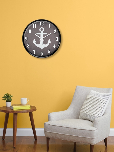 

999Store Brown & White Printed Traditional Wall Clock