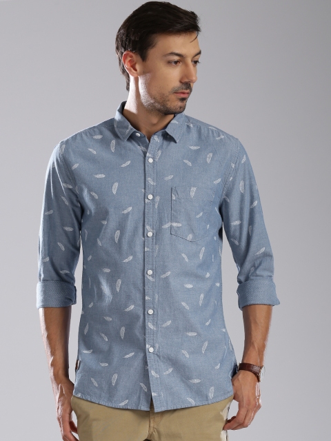 

Bossini Men Blue Denim Printed Casual Shirt