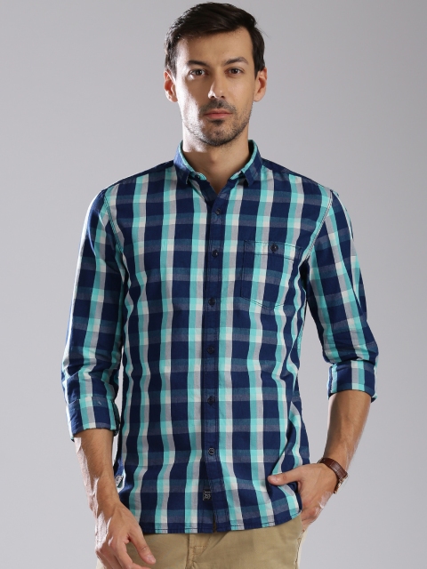 

Bossini Men Blue Slim Fit Checked Casual Shirt