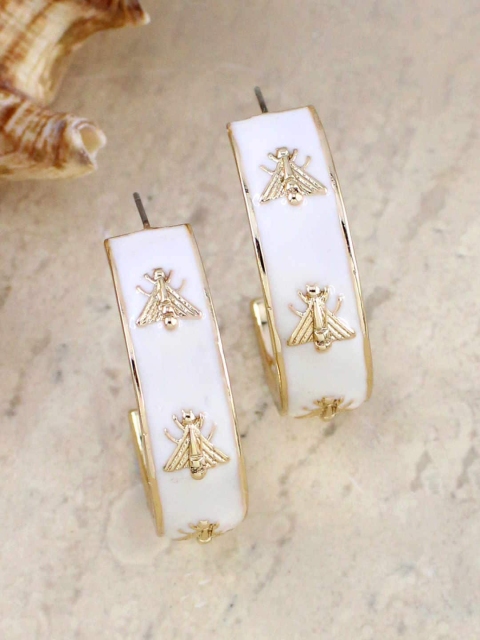 

Runway Ritual Off White & Gold-Toned Contemporary Studs Earrings