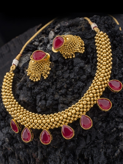 

Alankruthi Gold-Plated Pink Stone-Studded & Kempu Beaded Temple Jewellery Set