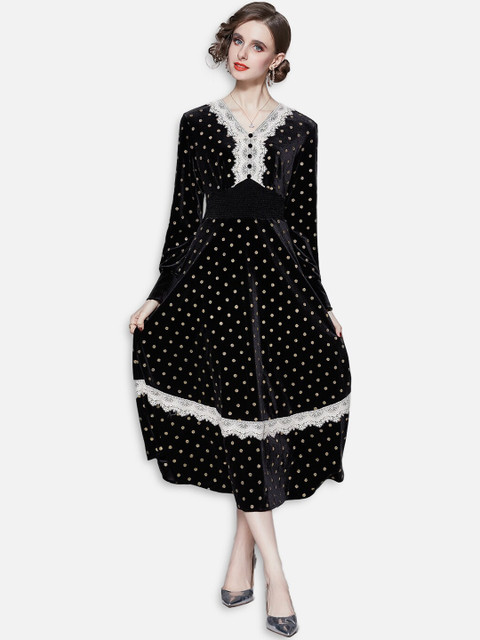 

JC Collection Black Midi Dress