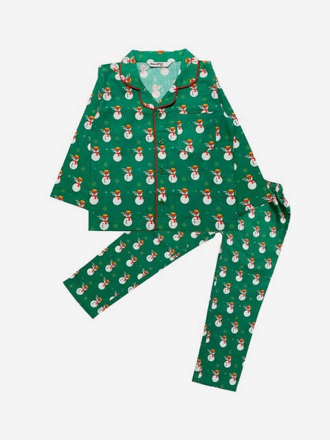 

SMUGGLERZ INC Girls Green & White Printed Pure Cotton Night suit