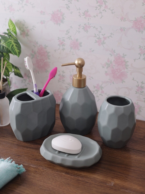 

House Of Accessories Set Of 4 Green Textured Bathroom Accessories