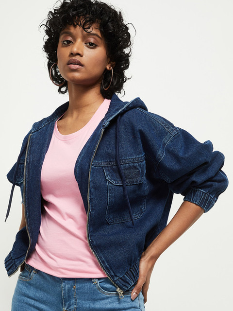 

max Women Navy Blue Washed Crop Hooded Denim Jacket