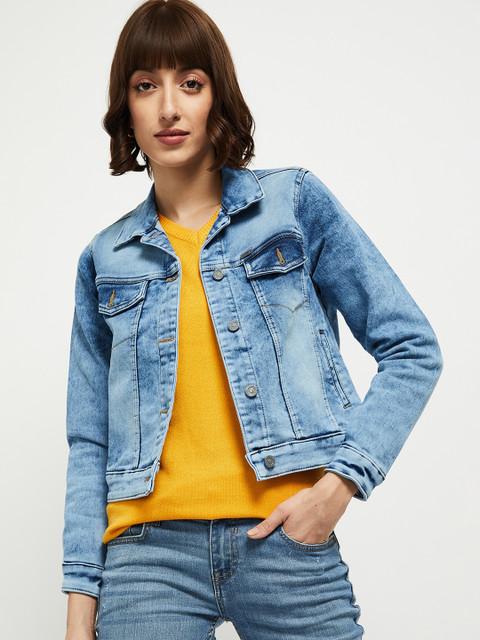 

max Women Blue Washed Crop Denim Jacket