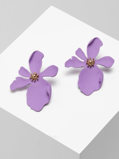 

AVANT-GARDE PARIS Lavender & Gold-Toned Floral Studs Earrings