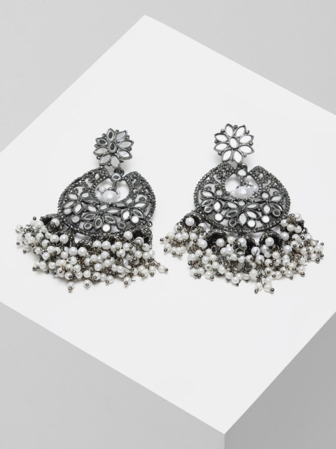 

AVANT-GARDE PARIS Black Crescent Shaped Chandbalis Earrings