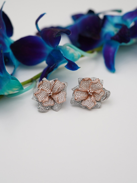 

SANGEETA BOOCHRA Rose Gold Star Shaped Studs Earrings