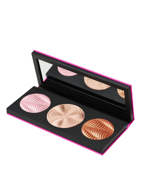 

M.A.C Step Bright Up Extra Dimension Skin Finish Palette - Light, Multi