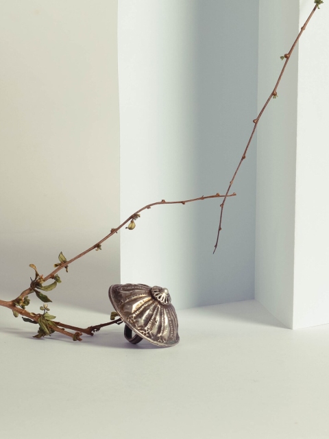 

SANGEETA BOOCHRA Silver-Toned Silver Plated Oxidised Finger Ring