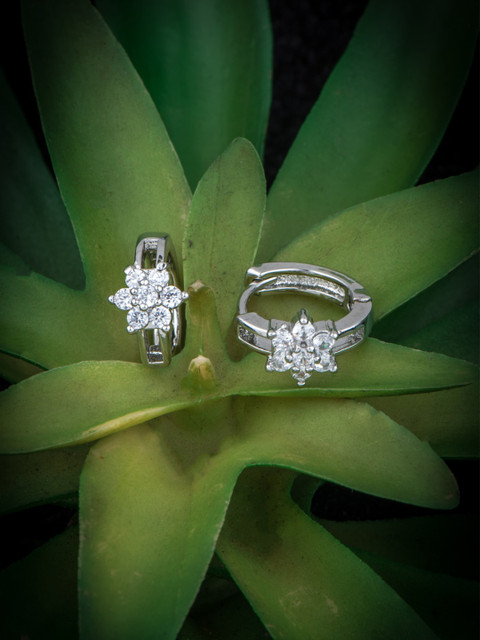 

Alankruthi Silver-Toned Floral Studs Earrings