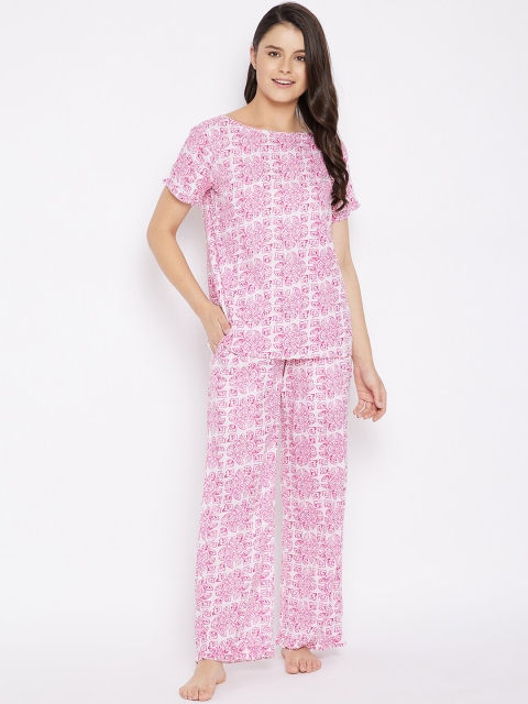 

Clovia Women Pink & White Geometric Printed Night Suit